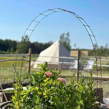 Mickels Bondgardsglamping Πανσιόν Gottby
